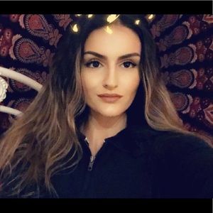 Meet your Posher, Alyssa